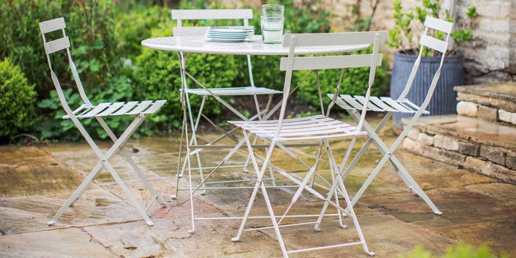 Garden Bistro Set with Round Table and 4 Chairs in Clay