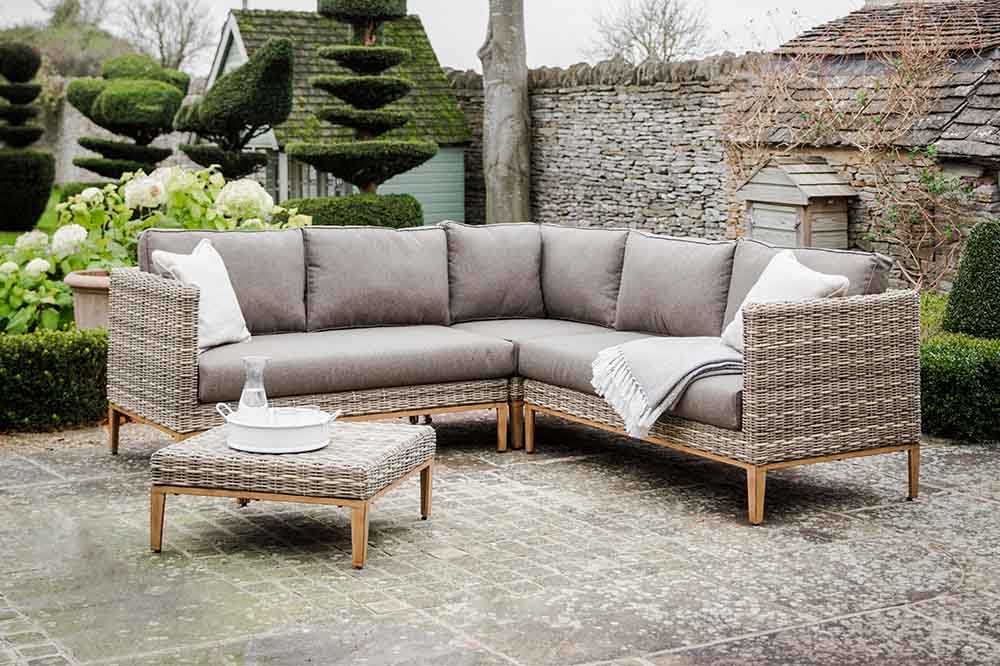 Rattan Sofa Set with Coffee Table for Outdoor