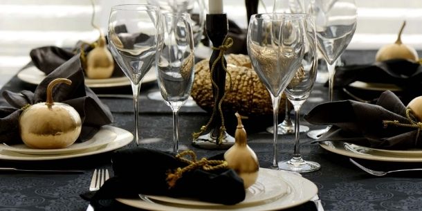black and gold dining table decorations for Halloween